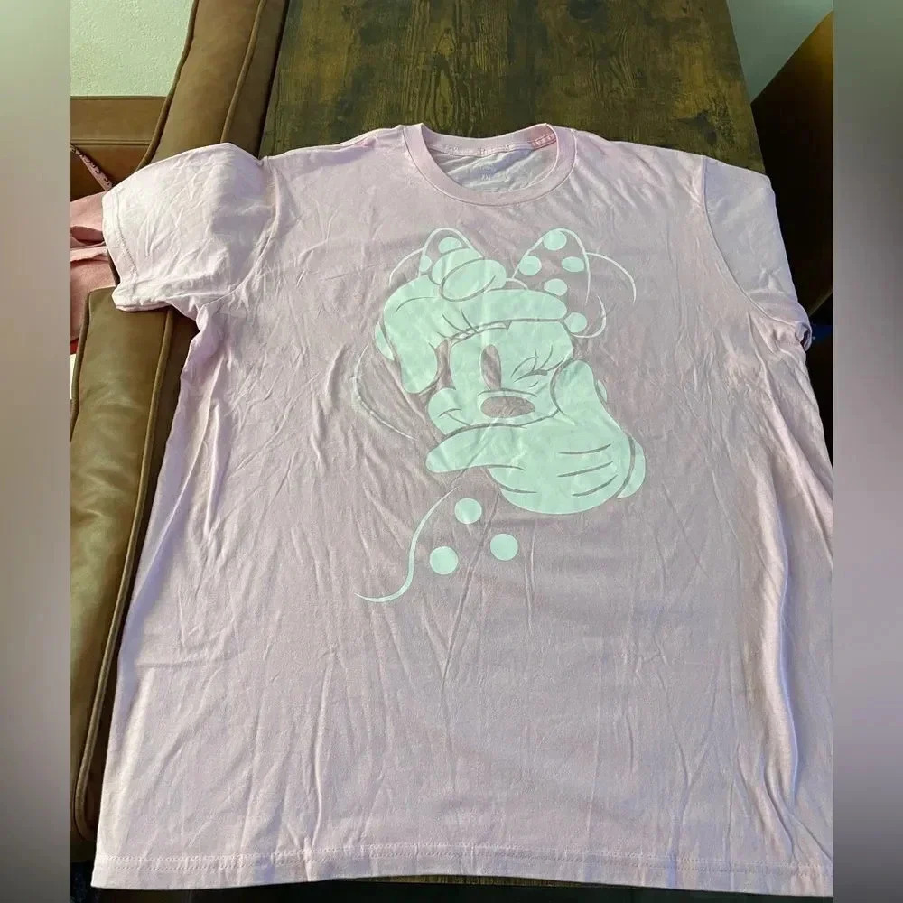 Pink Minnie graphic tee 